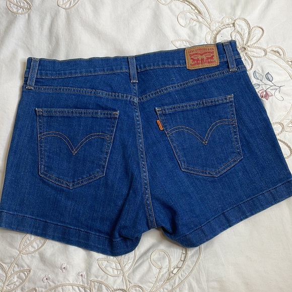 Levi’s high waisted orange tab label pocketed jean shorts - Picture 4 of 6